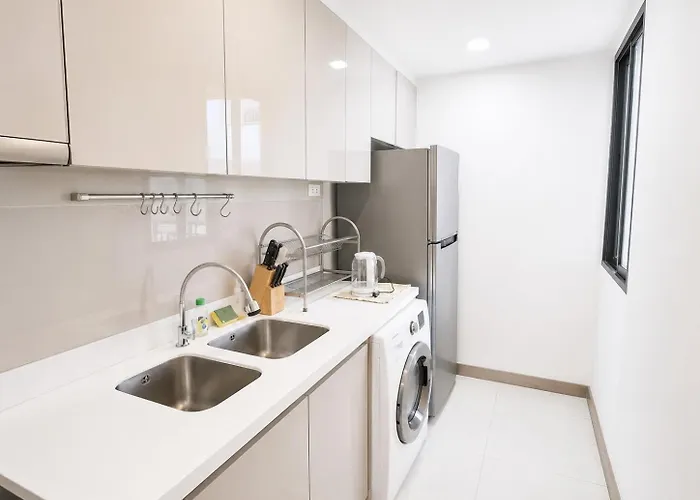 Lejlighed 2 Bedroom With Rooftop Pool Sukhumvit Bts Nana *
