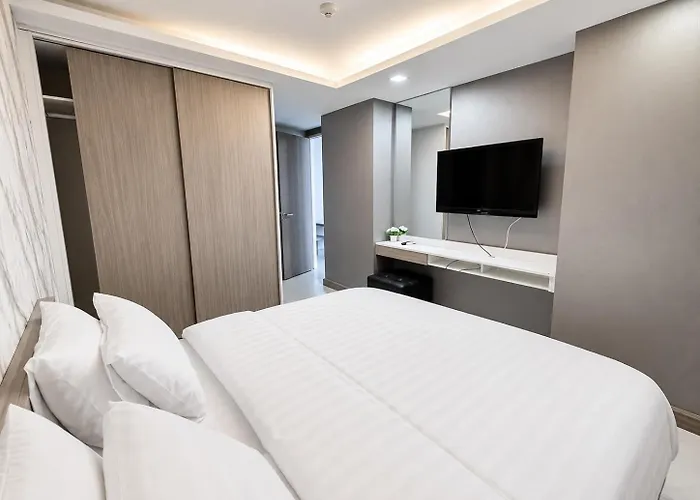 Lejlighed 2 Bedroom With Rooftop Pool Sukhumvit Bts Nana *