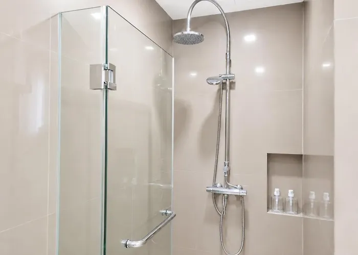 Lejlighed 2 Bedroom With Rooftop Pool Sukhumvit Bts Nana *