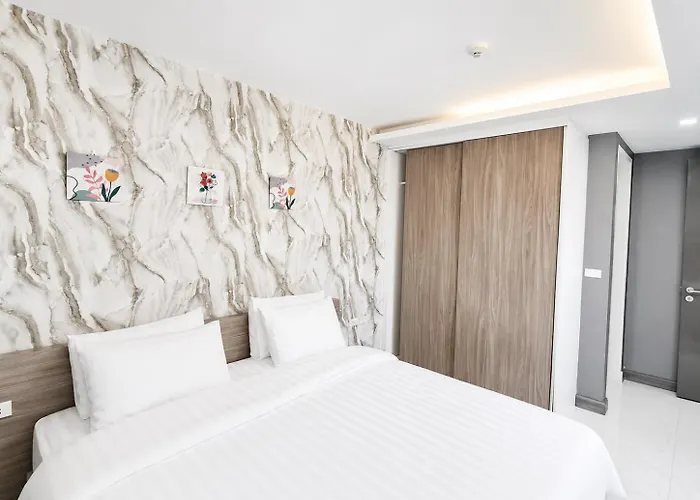 2 Bedroom With Rooftop Pool Sukhumvit Bts Nana *