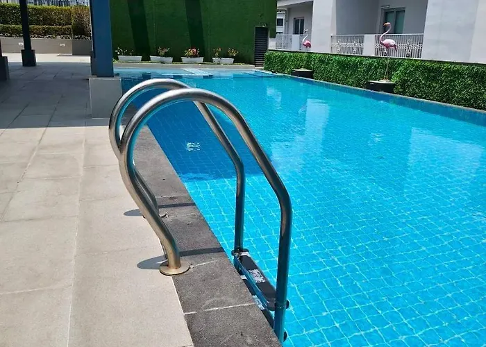2 Bedroom With Rooftop Pool Sukhumvit Bts Nana Bangkok